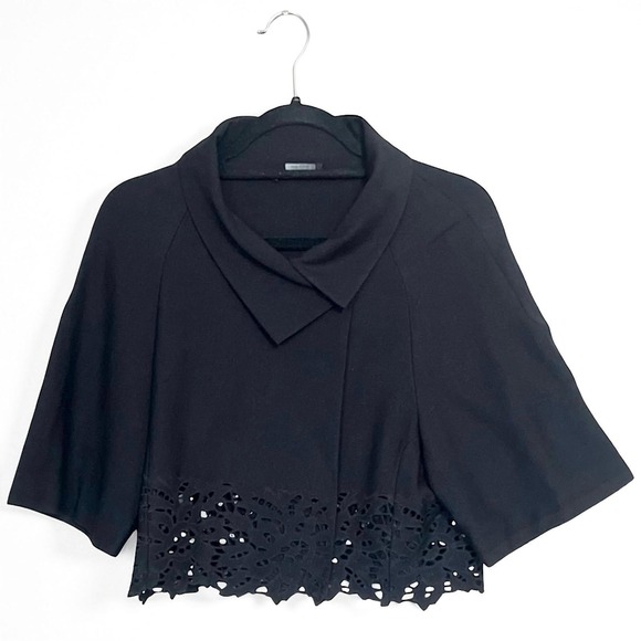 BCBGMaxAzria Jackets & Blazers - BCBGMAXAZRIA Jacket Womens Medium Black Scalloped Laser Cut Hem Cropped Collar‎